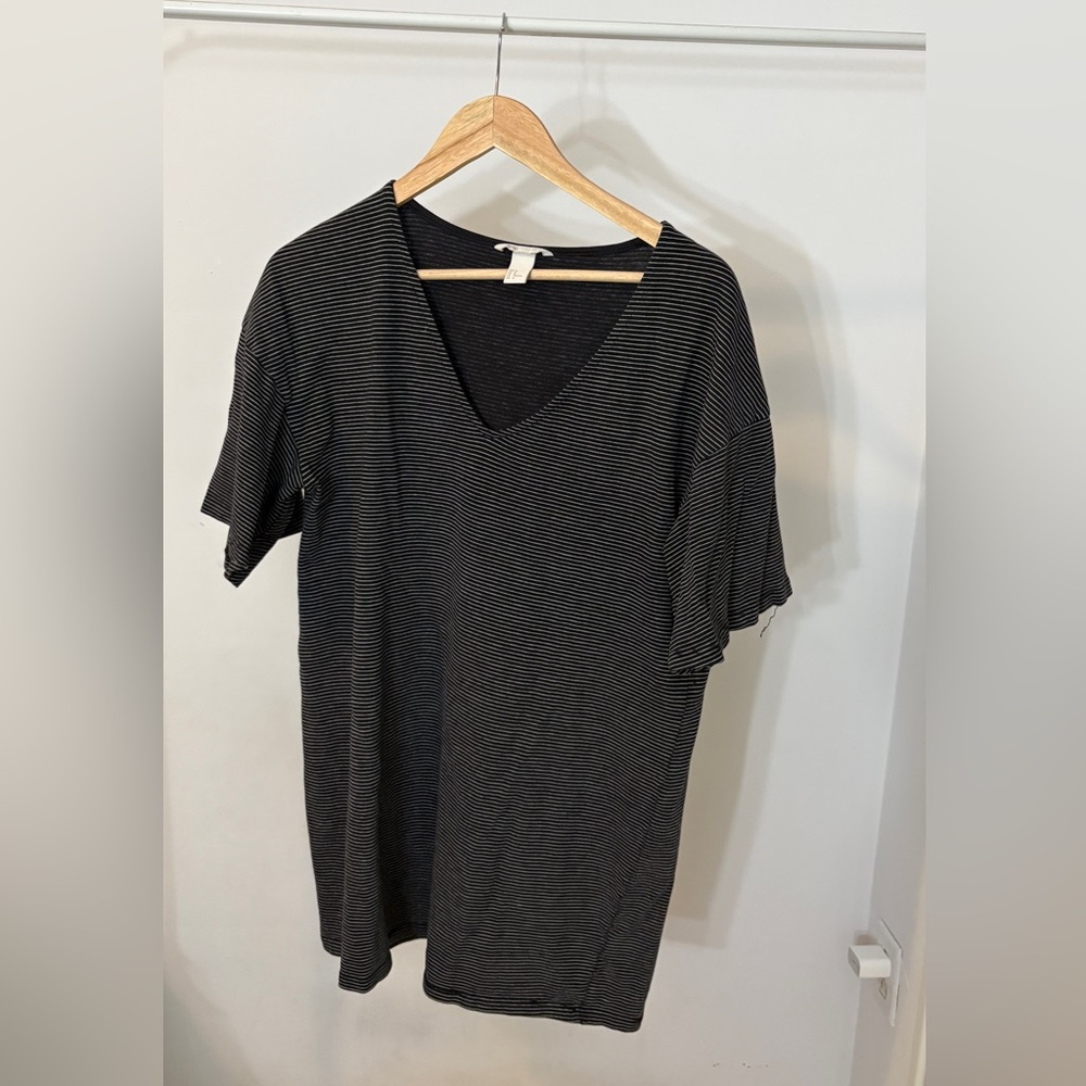 H&M Black and White Striped Short Sleeve Top